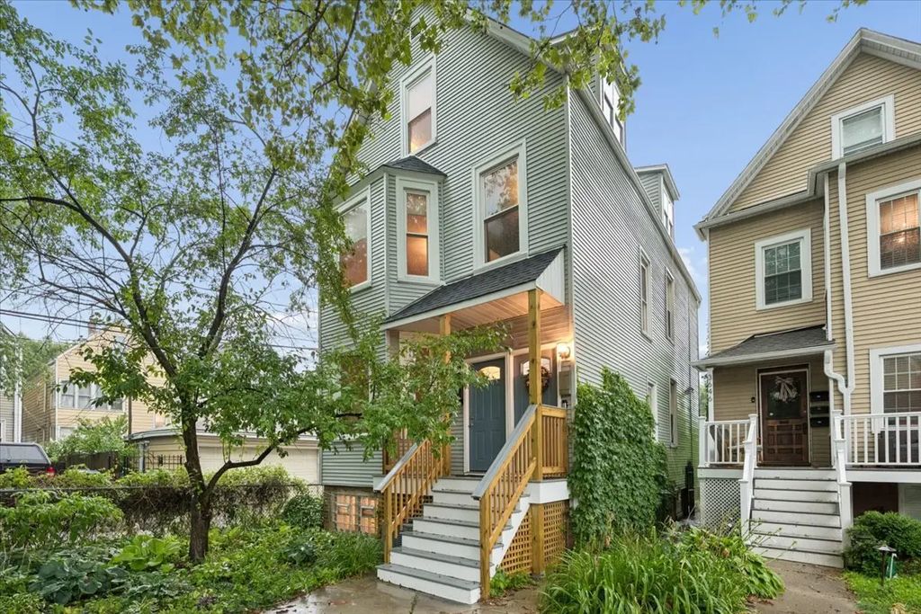3650 W Oakdale Avenue, Chicago, 60618