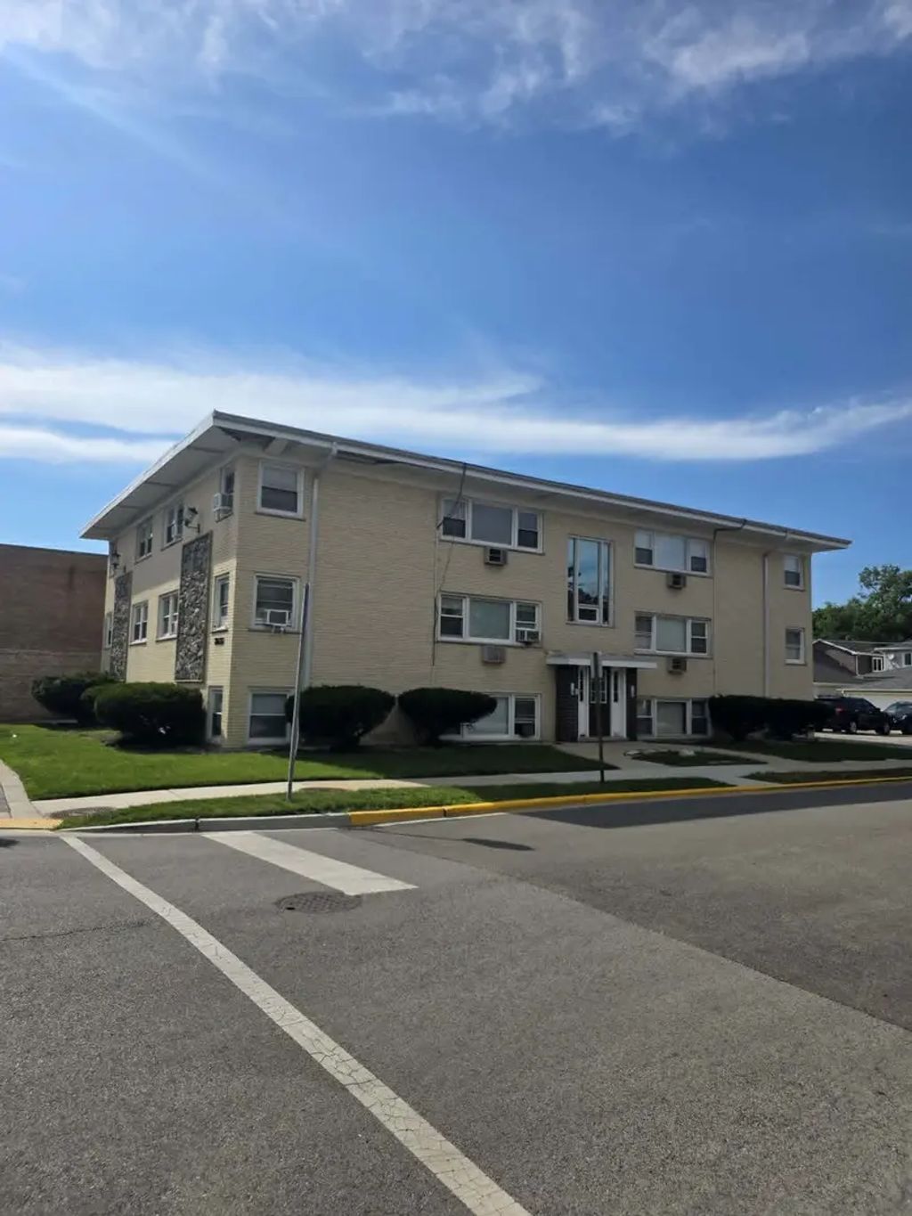 8636 Grand Avenue 2a, River Grove