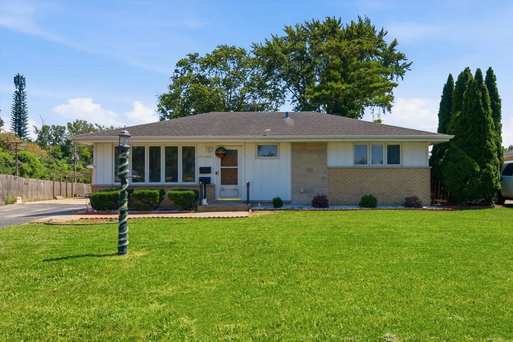 15w425 Victory Parkway, Elmhurst