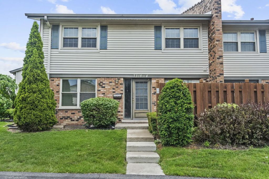 7318 Winthrop Way 4, Downers Grove
