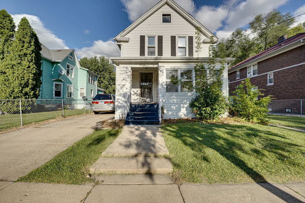 523 Grand Avenue 1, Aurora
