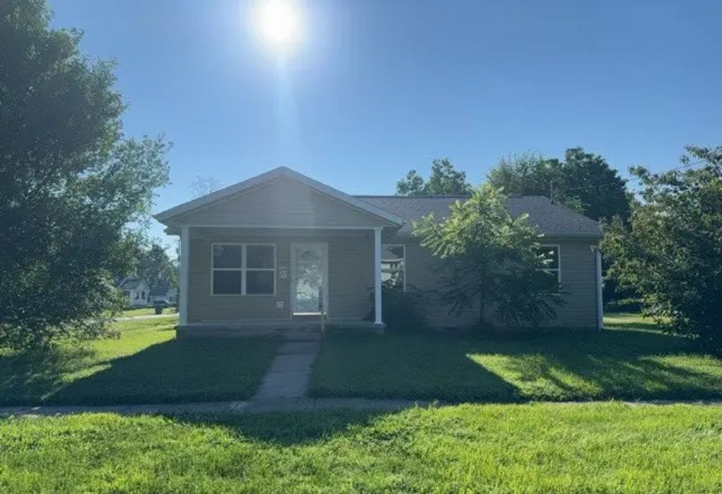557 N Hickory Street, Centralia