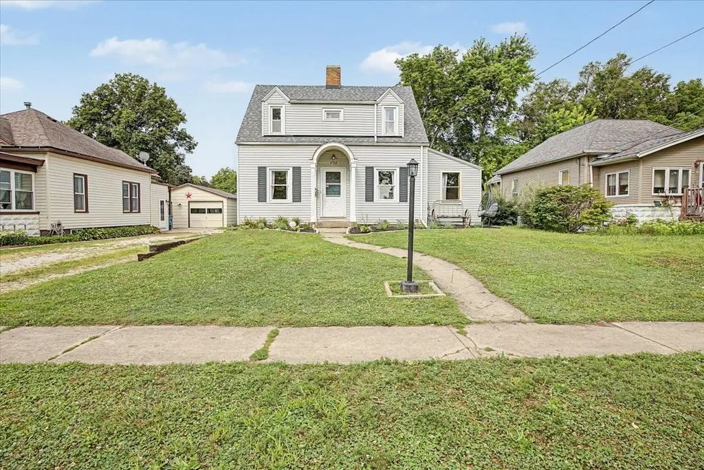 829 S Locust Street, Pontiac