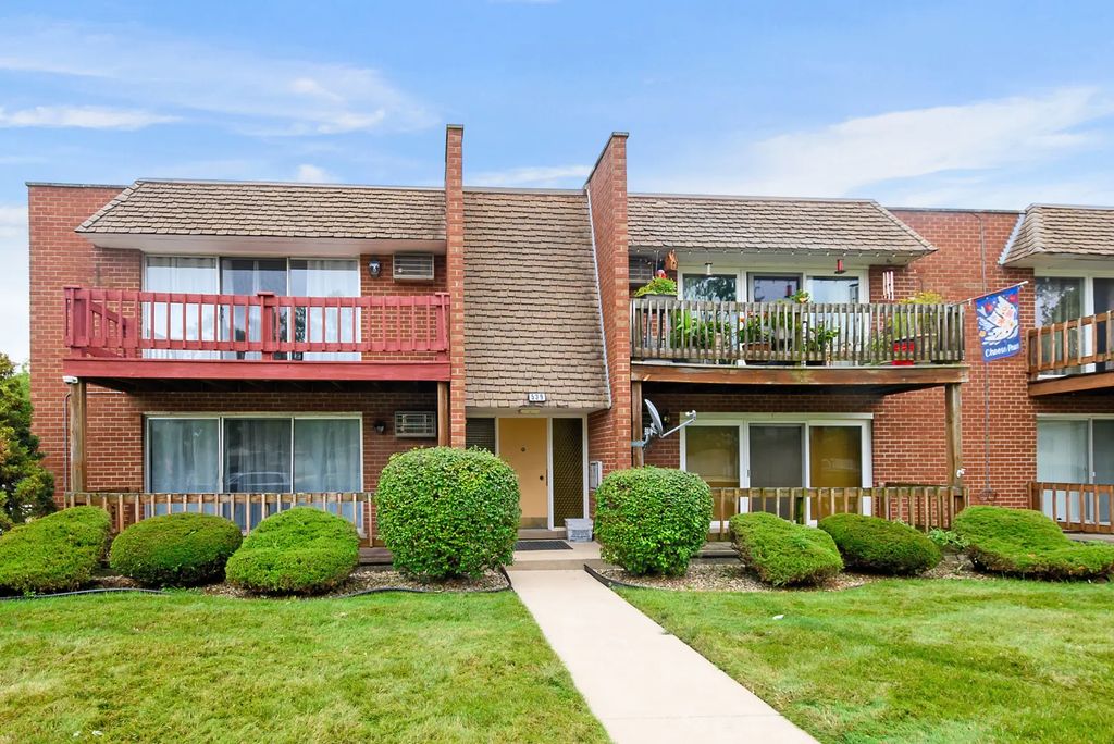 539 N Pleasant Drive 2c, Glenwood