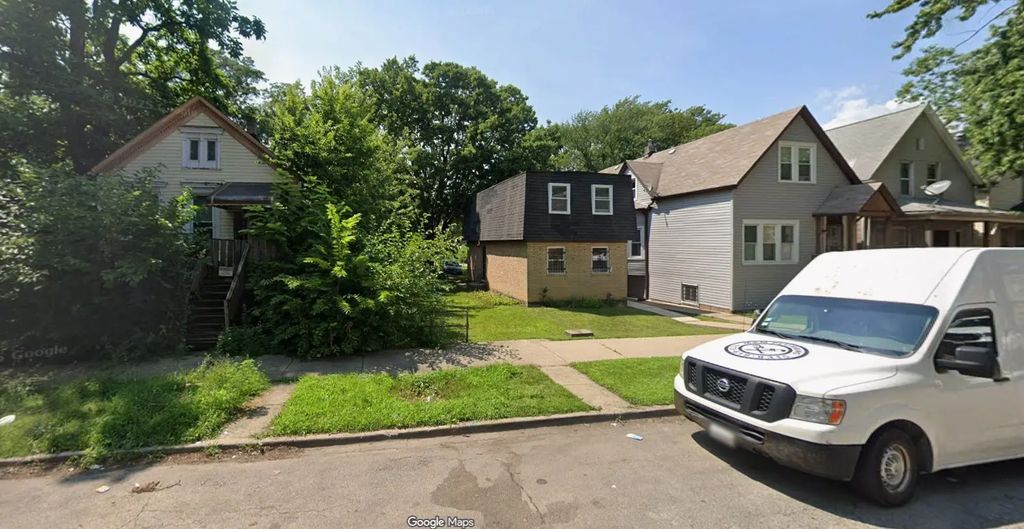 6634 S May Street, Chicago
