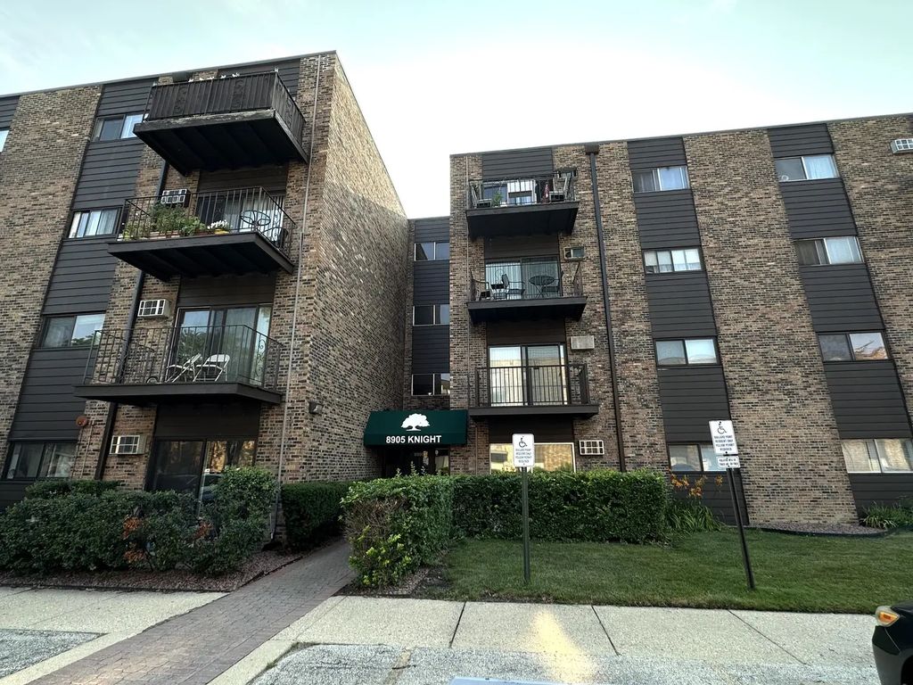 8905 Knight Avenue 108, Des Plaines