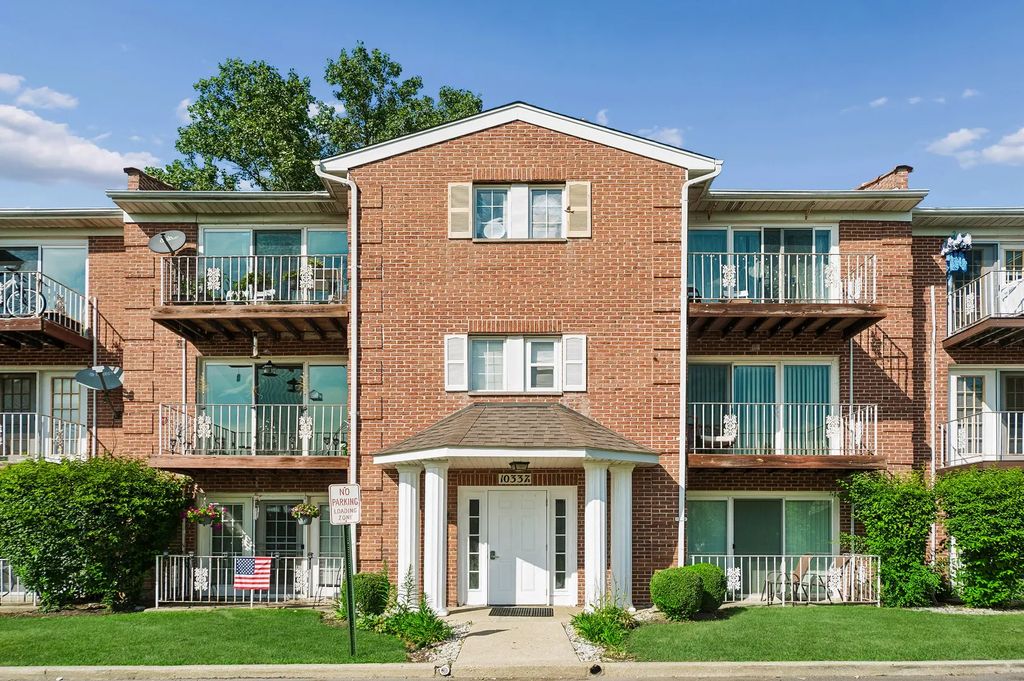 10337 B Dearlove Road, Glenview