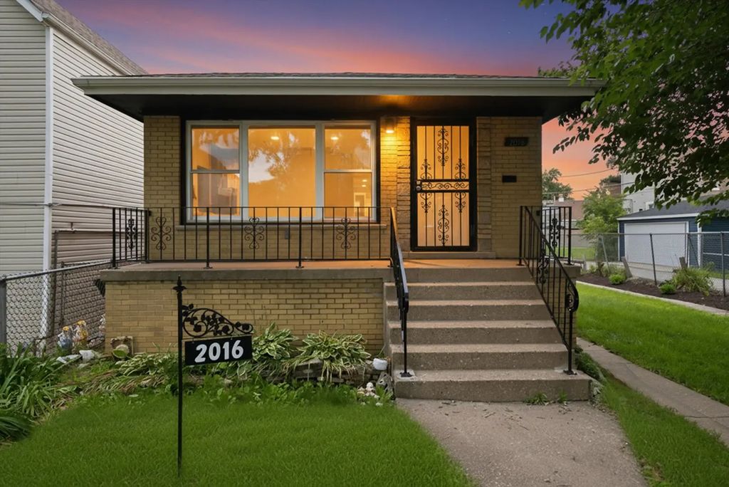 2016 W 52nd Street, Chicago