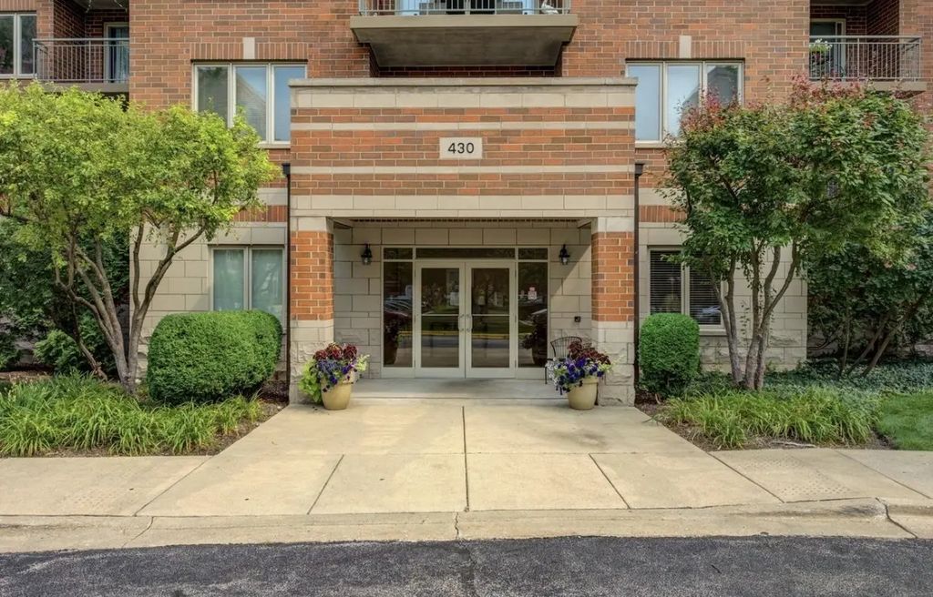430 S Western Avenue 203, Des Plaines