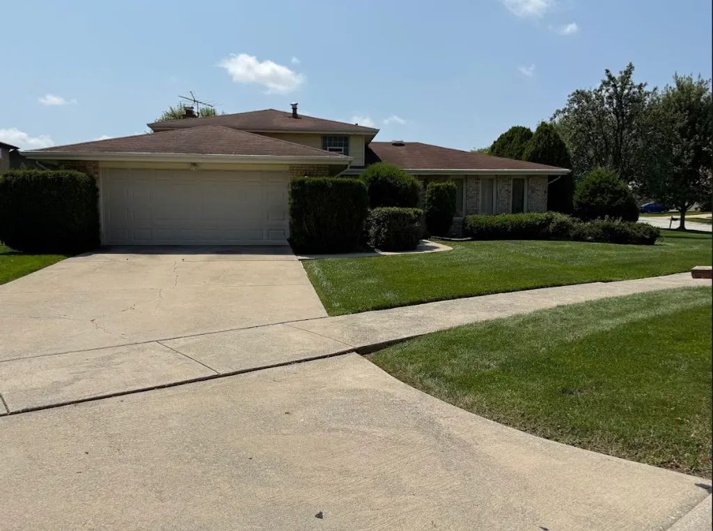 8701 Raintree Road, Tinley Park
