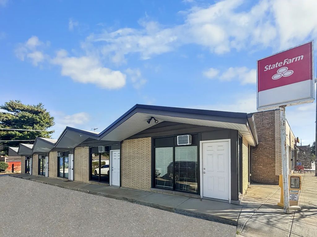 3436 Ridge Road 1-5, Lansing