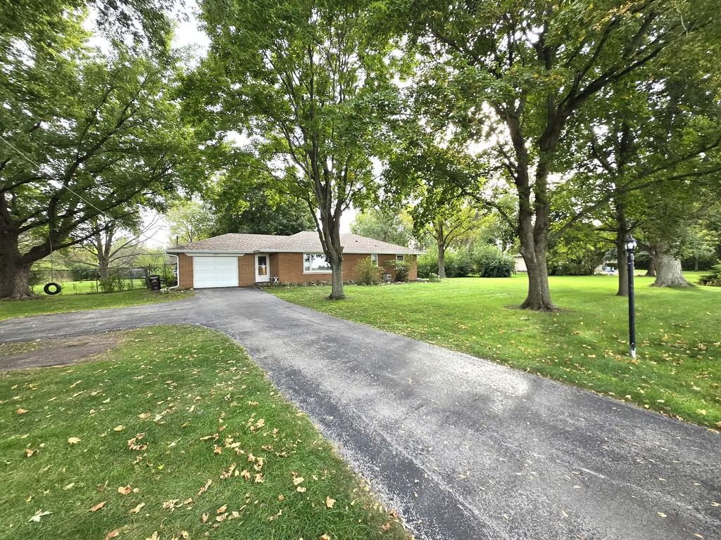 2694 W 3000s Road S, Kankakee