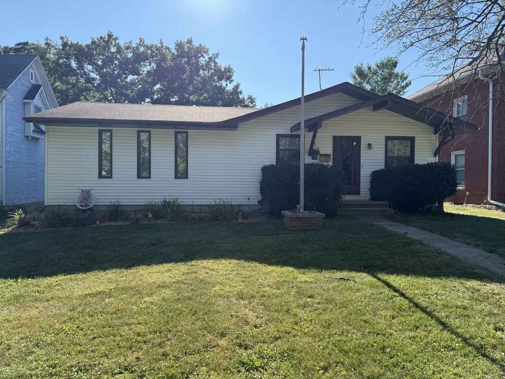 1030 Lincoln Highway, Rochelle