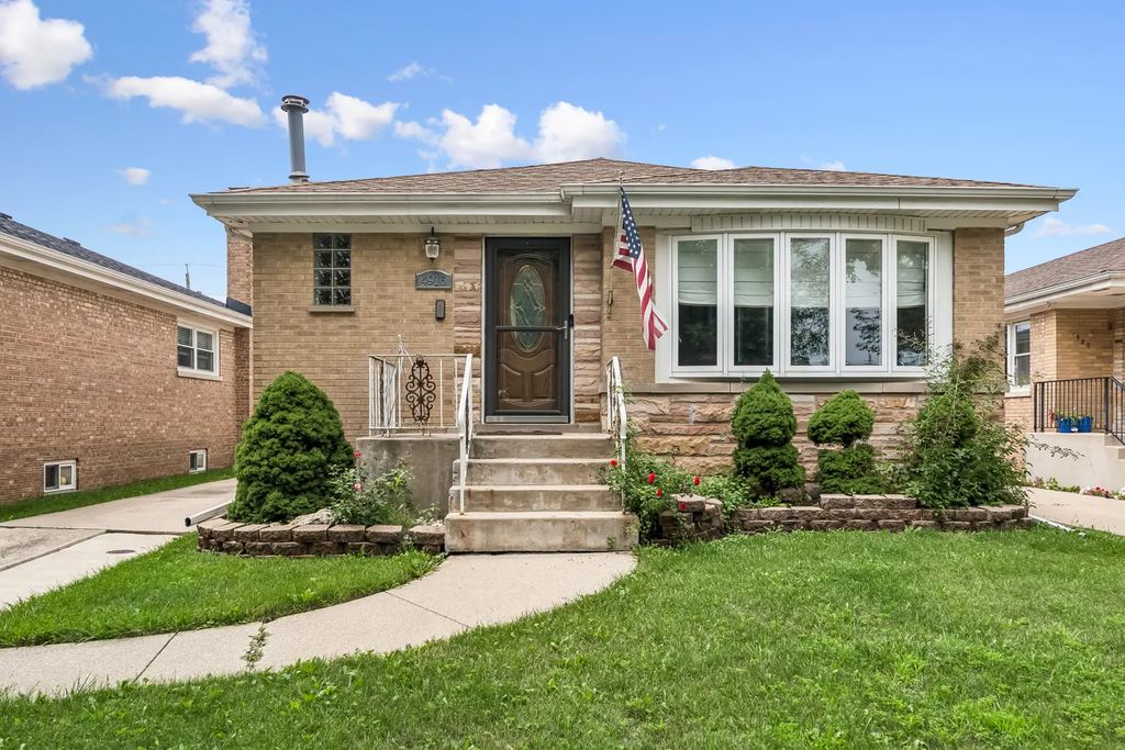 4916 N Rutherford Avenue, Chicago, 60656