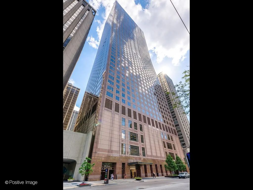 161 E Chicago Avenue 26g, Chicago, 60611