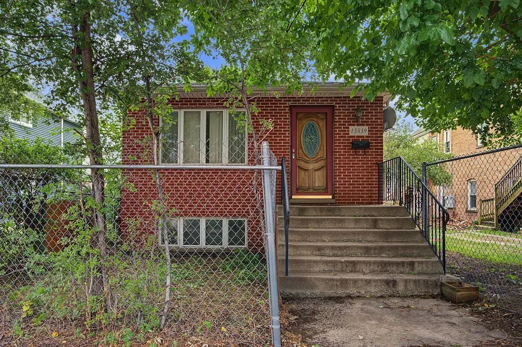 13439 S Brandon Avenue, Chicago
