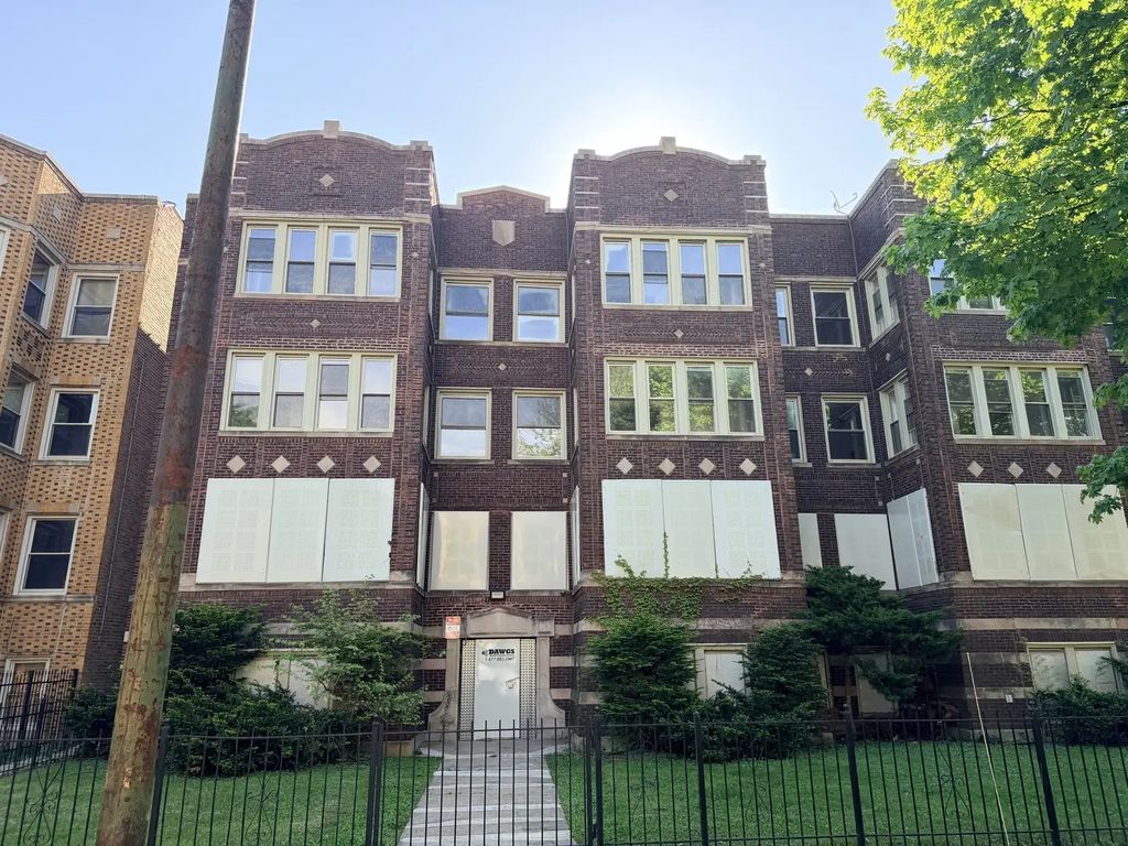 6751 S Chappel Avenue, Chicago, 60649