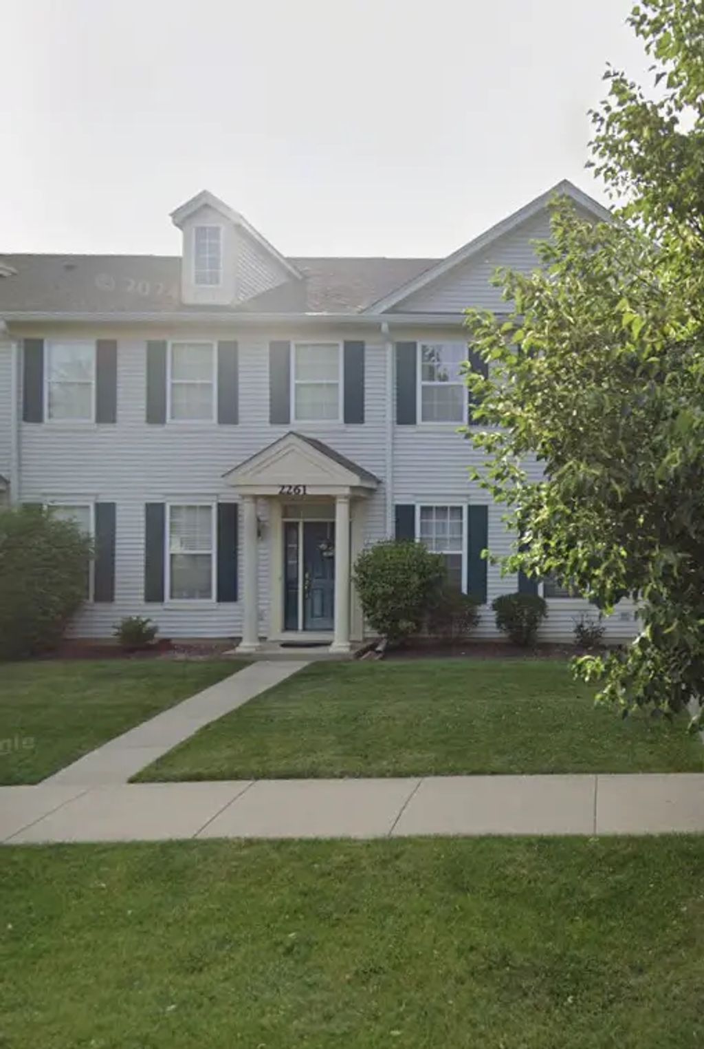 2261 Barrington Drive E 2261, Aurora