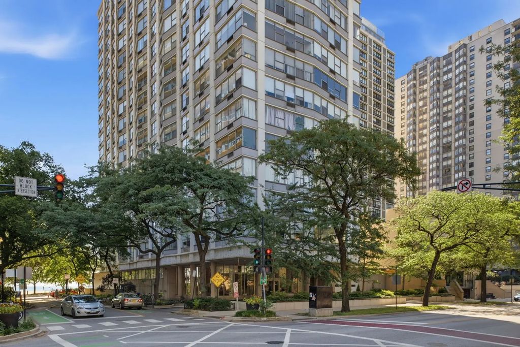 5757 N Sheridan Road 19d, Chicago