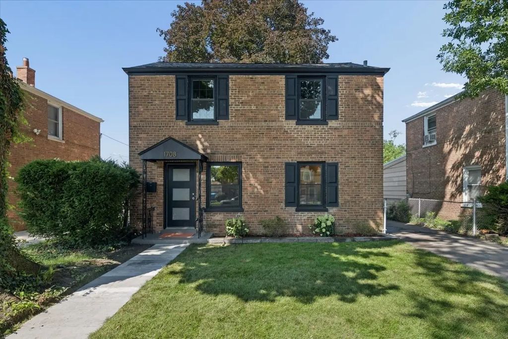 1708 N 73rd Court, Elmwood Park