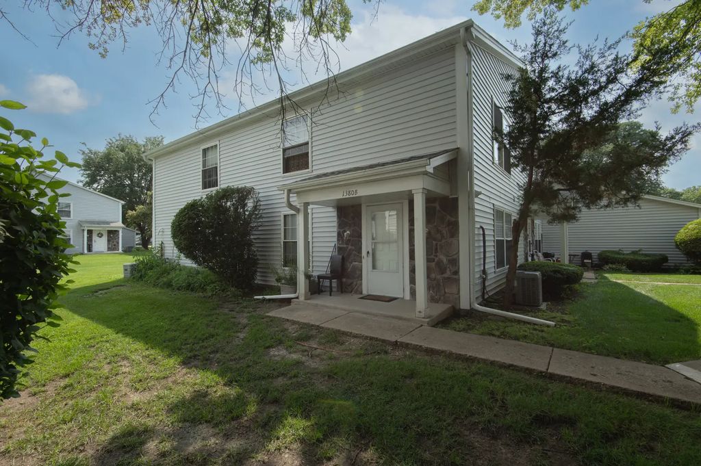 1380 N Glen Circle B, Aurora