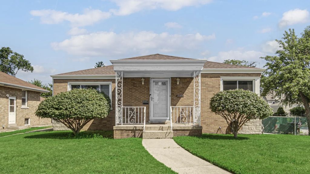 2740 Ridge Road, Lansing