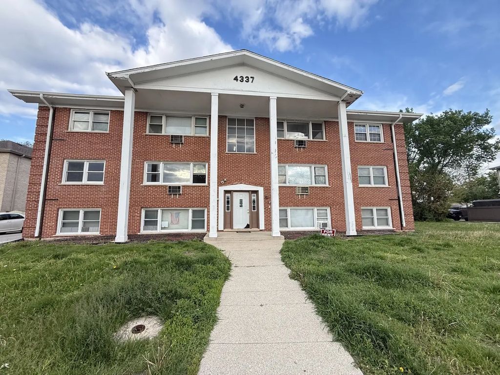 4337 Prescott Avenue 2c, Lyons