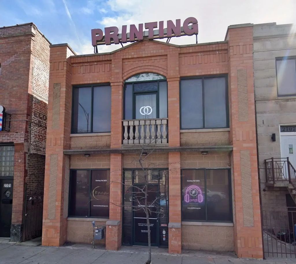 2703 S Pulaski Road, Chicago