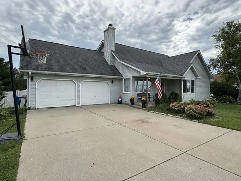 3431 E Cleveland Street, Ladd