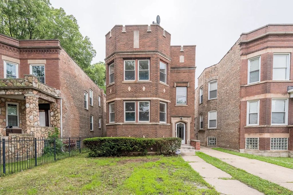7754 S Saginaw Avenue, Chicago
