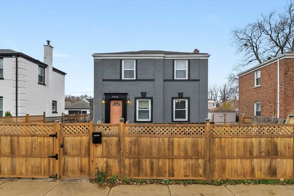 7326 S Francisco Avenue, Chicago