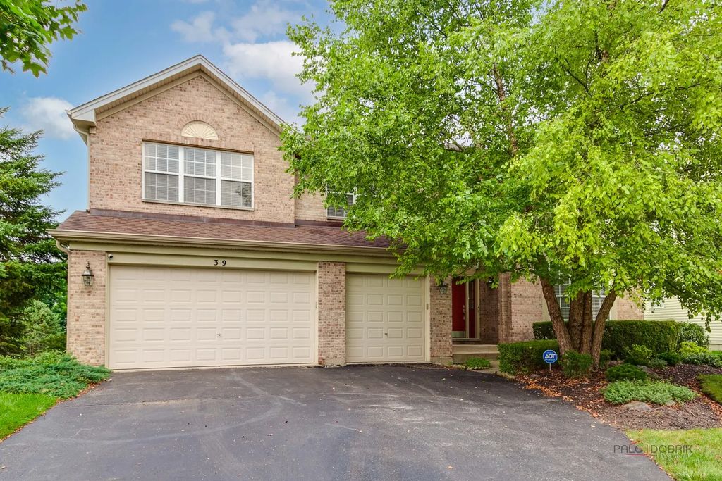 39 Amber Court, Lindenhurst
