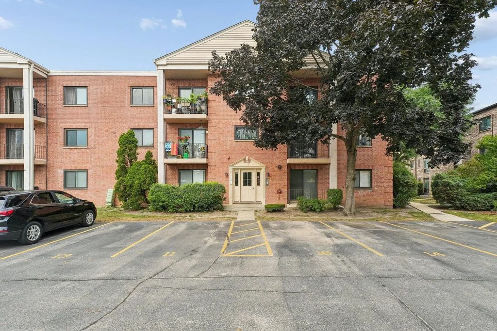 5401 Chateau Drive 4, Rolling Meadows