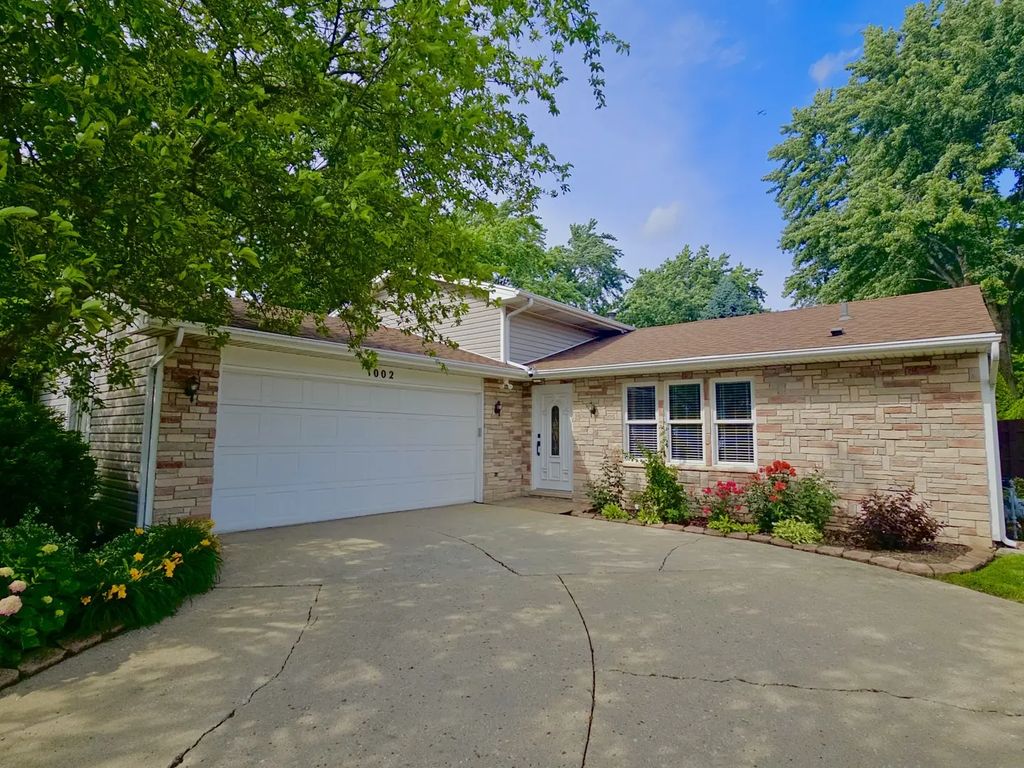1002 Summerfield Court, Roselle