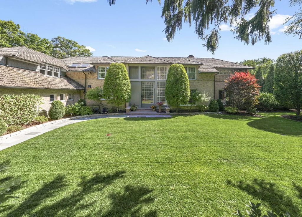 1177 Edgewood Road, Lake Forest, 60045