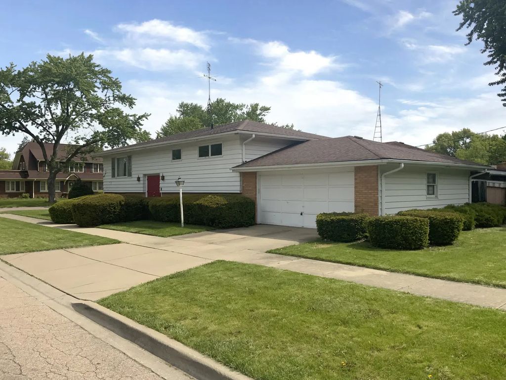 747 Palace Street, Aurora