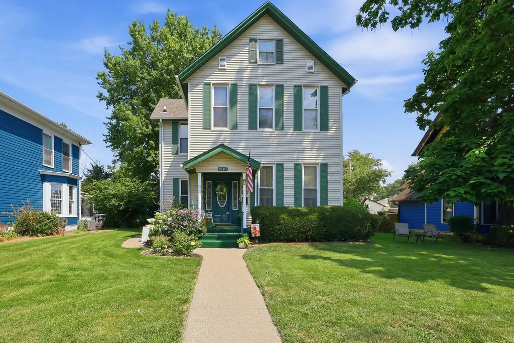 2118 W 3rd Street, Davenport