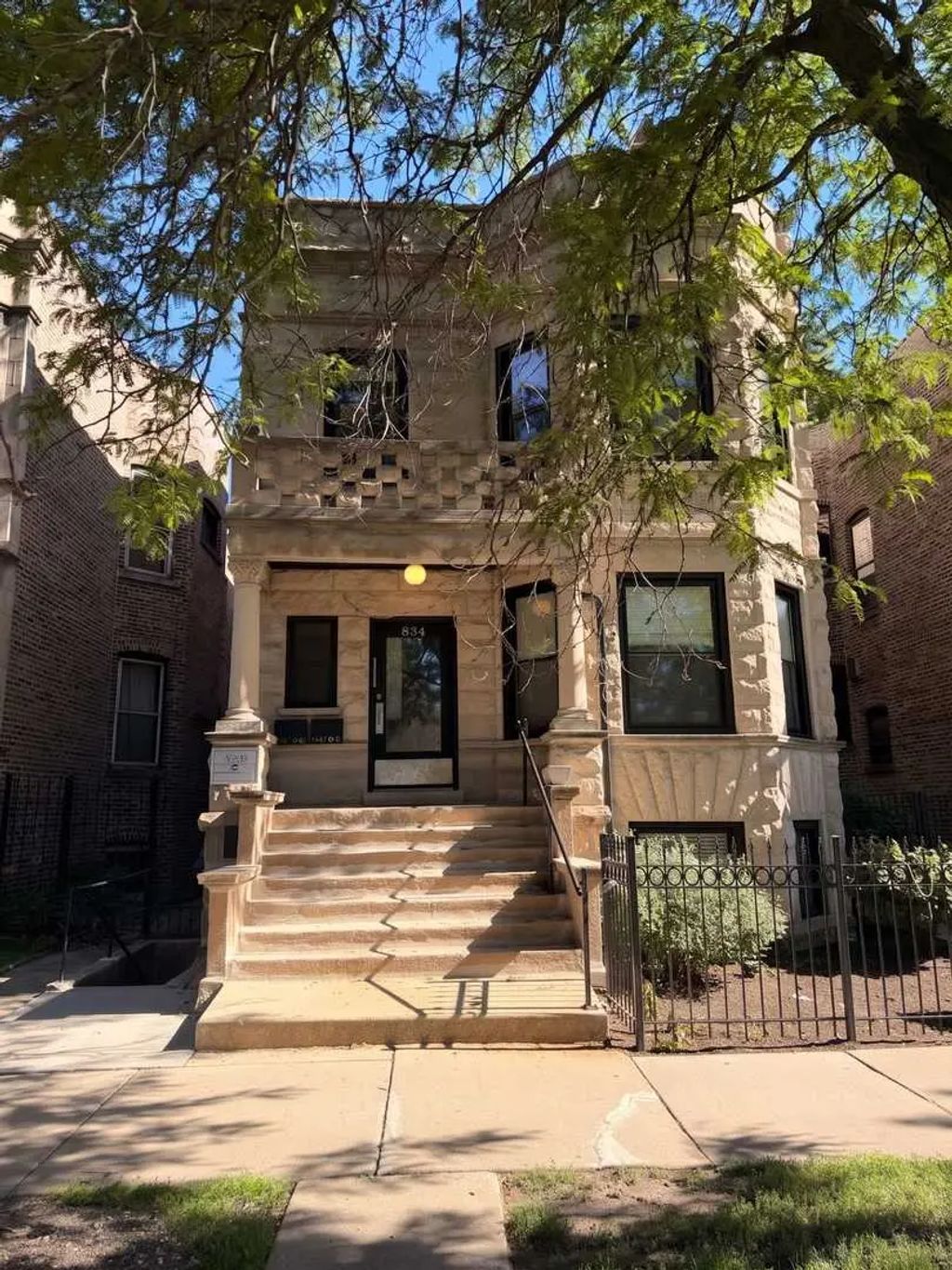 834 W Waveland Avenue Gdn, Chicago