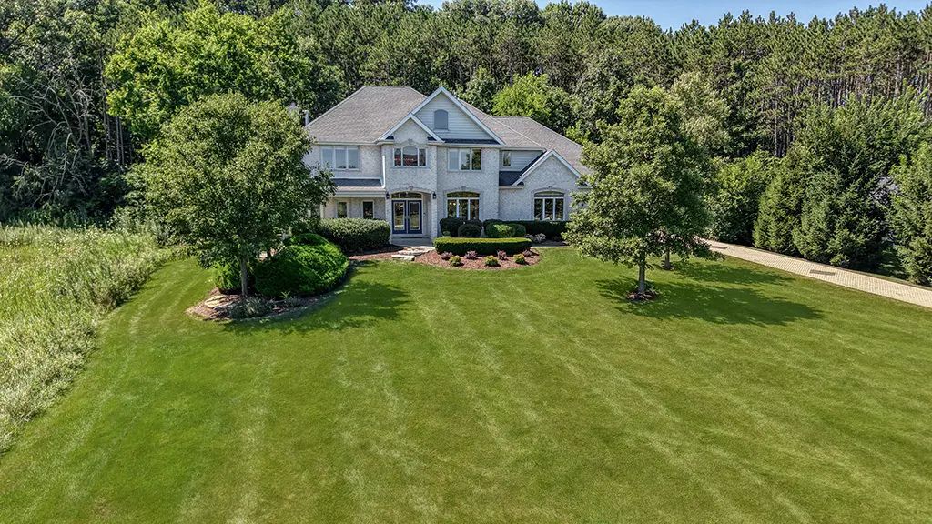 16556 Pine Hill Drive S, Homer Glen