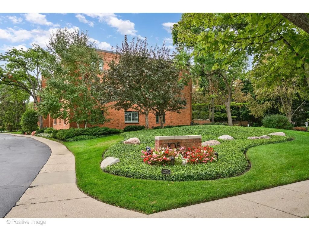 105 E Laurel Avenue 103, Lake Forest