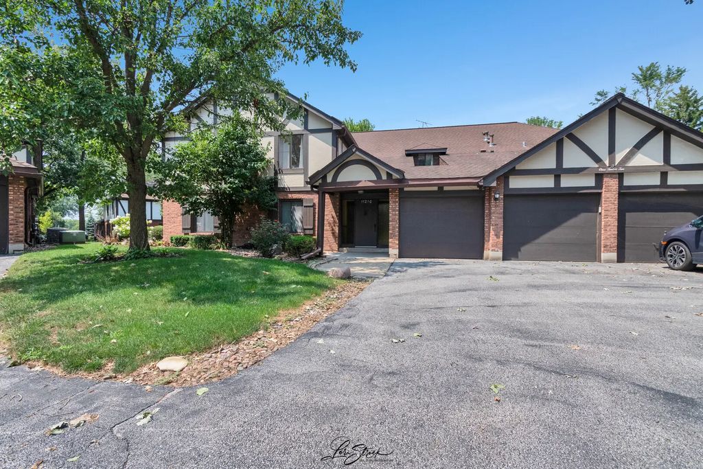 11210 S Cherry Court 52d, Palos Hills