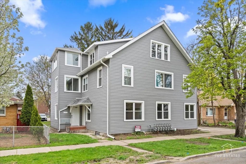 1542 Victoria Avenue 2, North Chicago
