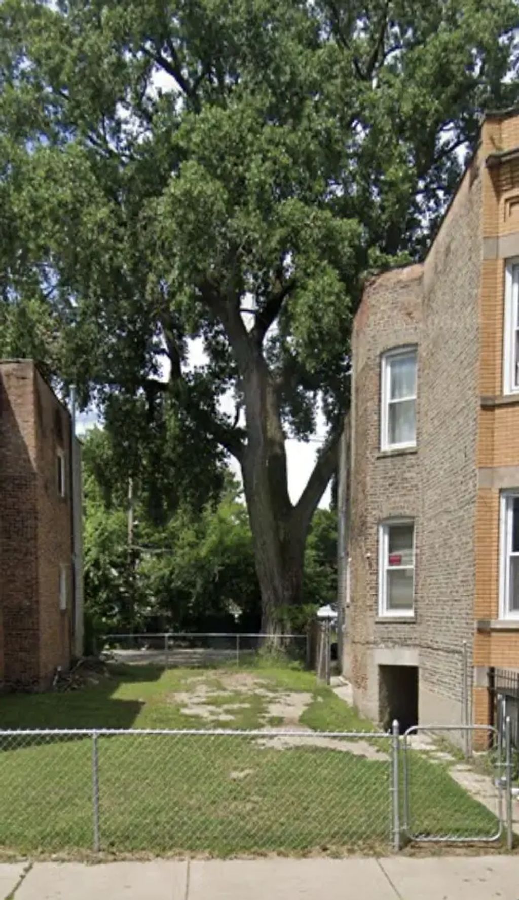 5628 S Throop Street, Chicago
