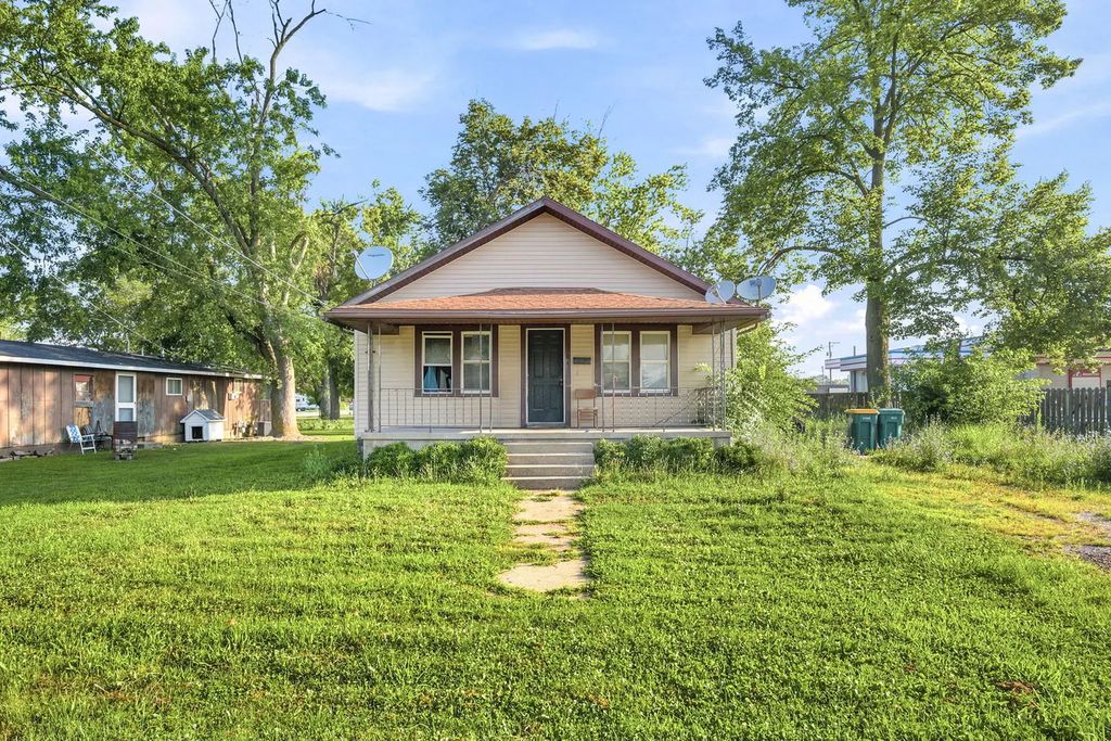 104 W Frech Street, Streator