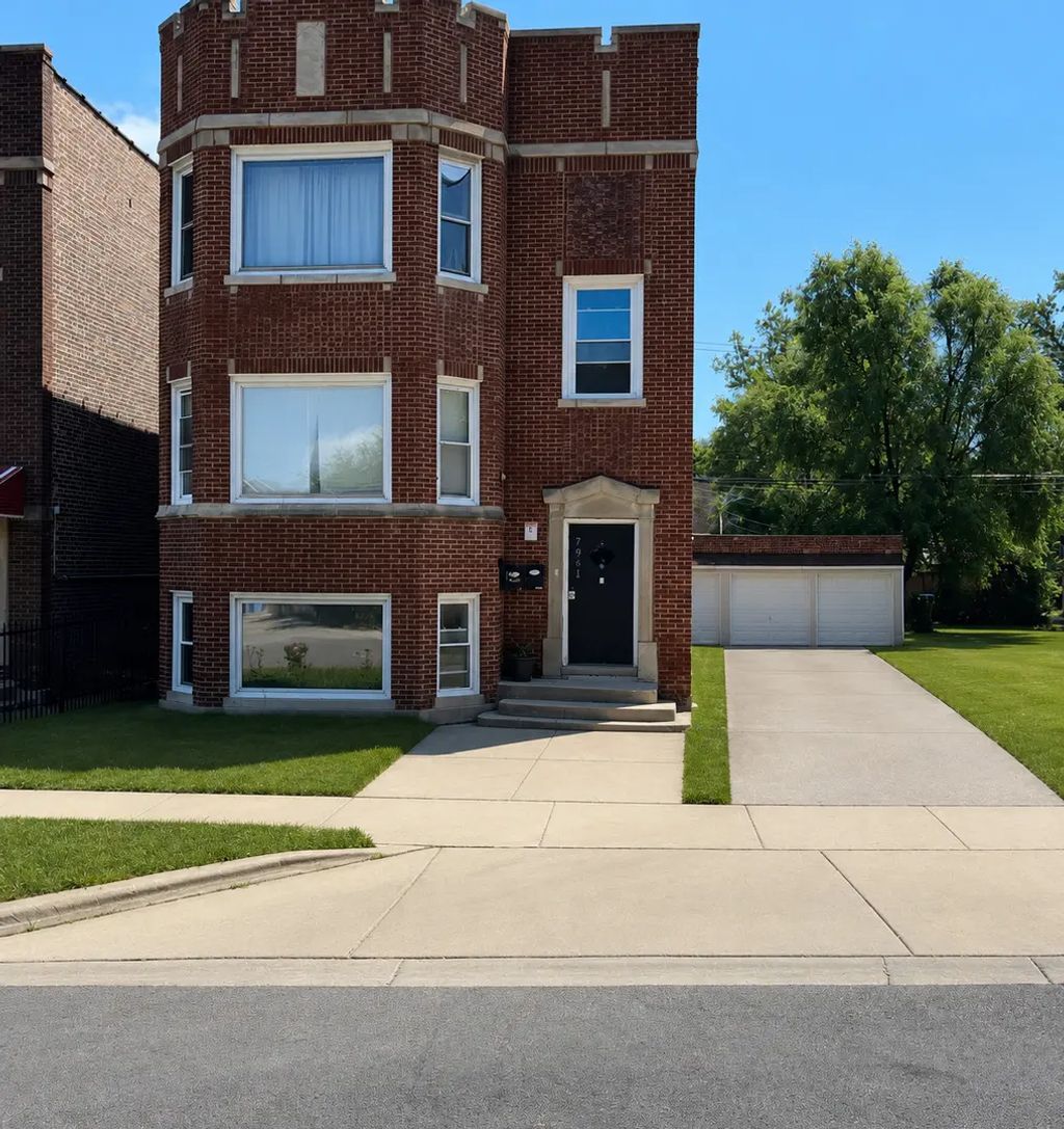 7961 S Essex Avenue, Chicago