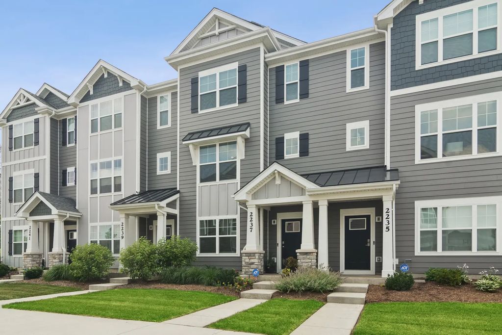 2237 Glacier Street, Mundelein