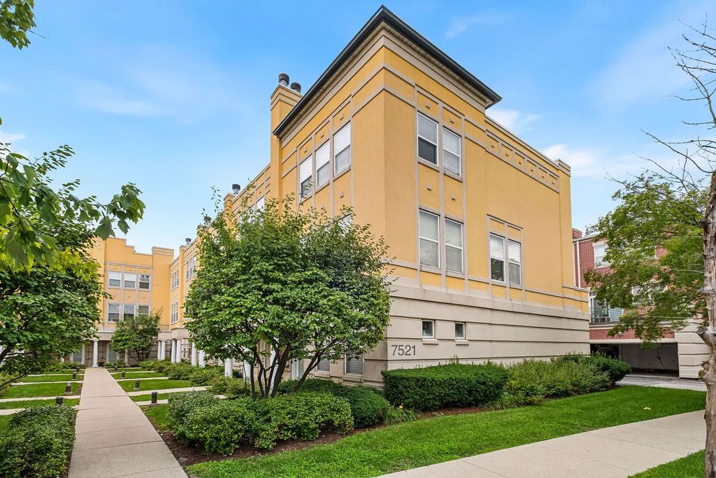 7521 Brown Avenue E, Forest Park
