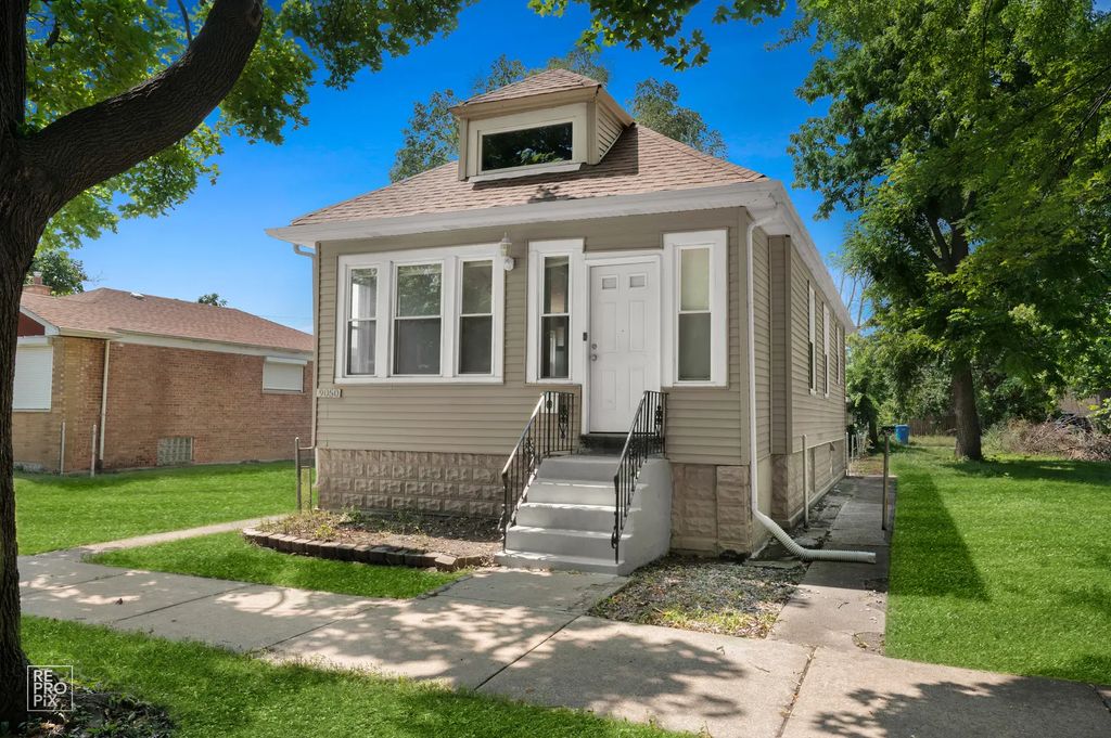 9050 S Ellis Avenue, Chicago