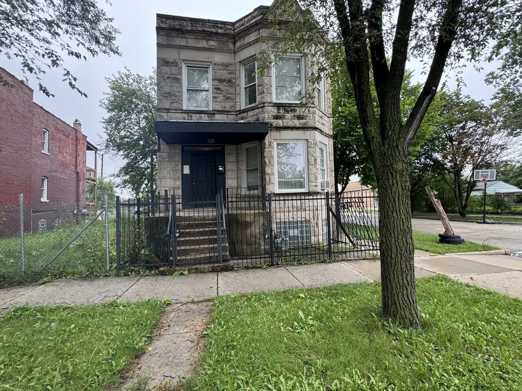 3900 W Flournoy Street, Chicago