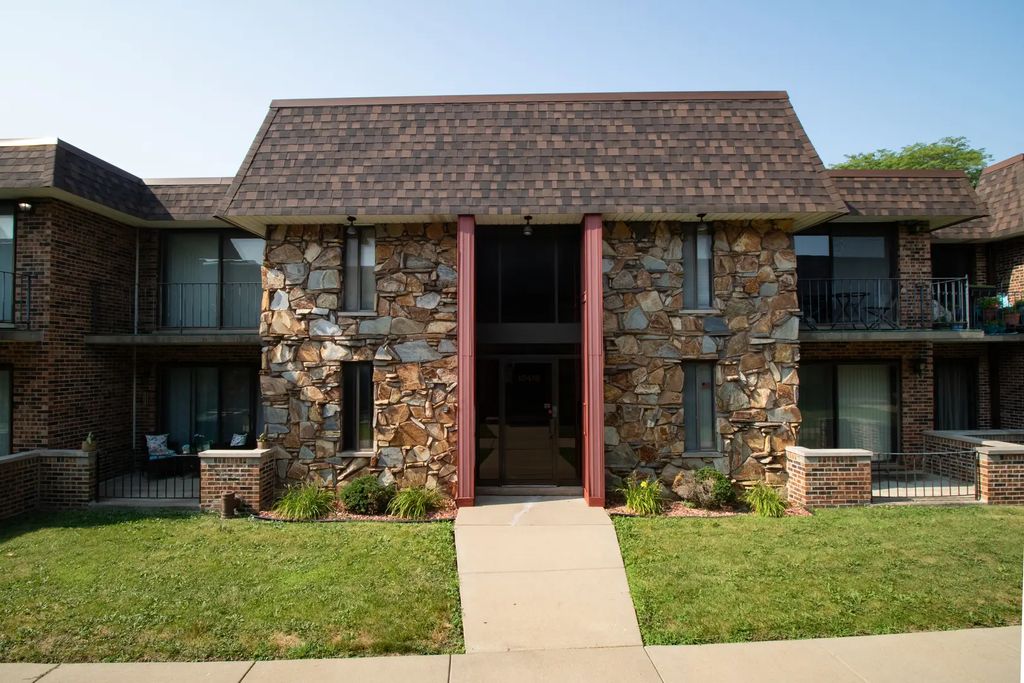10418 S Pulaski Road 204c, Oak Lawn